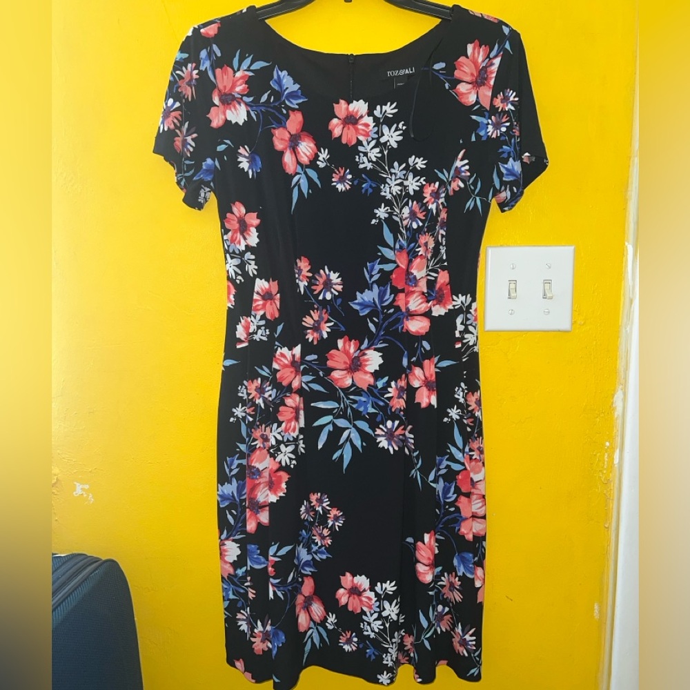 Roz & Ali size 2P (petite) black dress